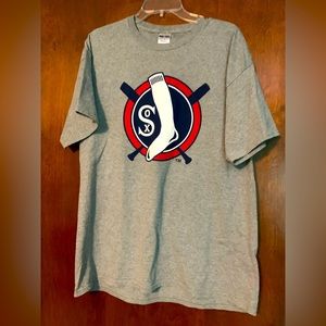 Gray Never Worn NWOT White Sox Men’s Tee-Size XL